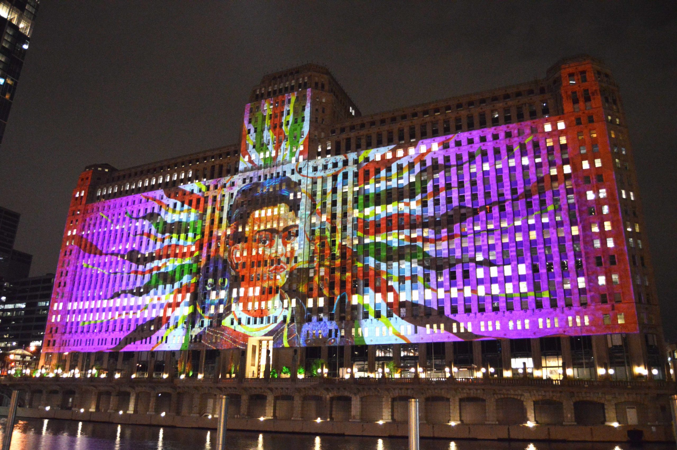 Frida Light Chicago homenajea Frida Kahlo con un espectáculo de luces